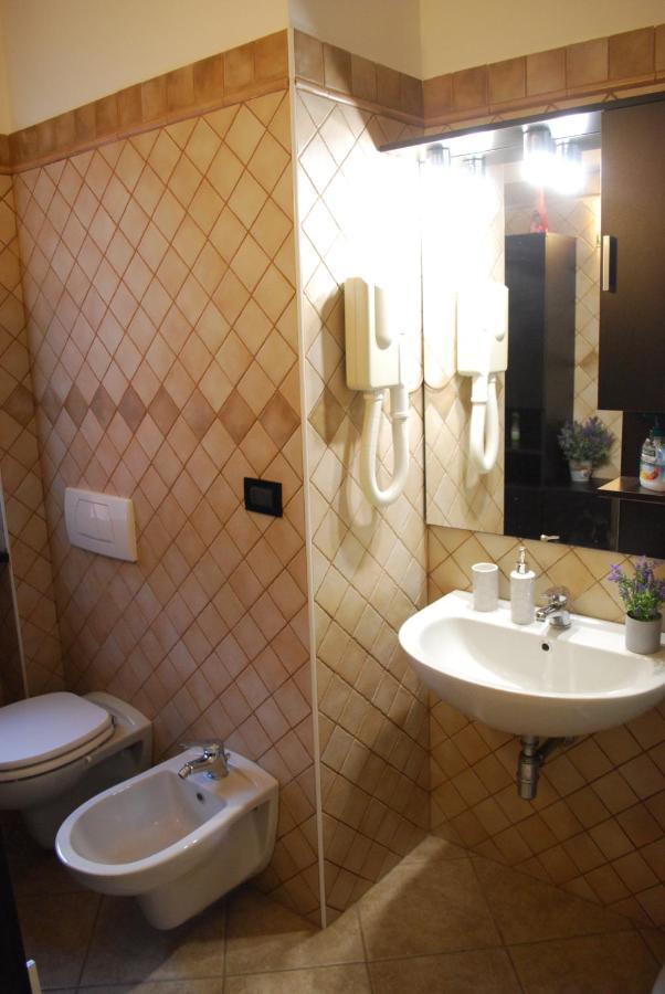 Guardando Il Castello Apartment Finale Ligure Ngoại thất bức ảnh